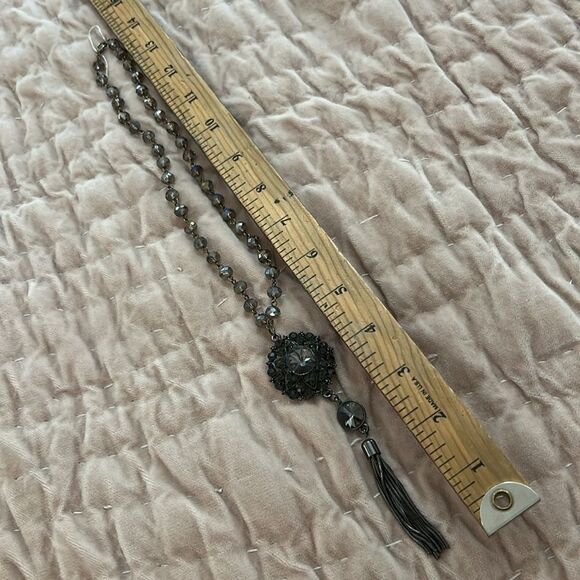 Elegant Silver Beaded Necklace with Tassel - Picture 5 of 6